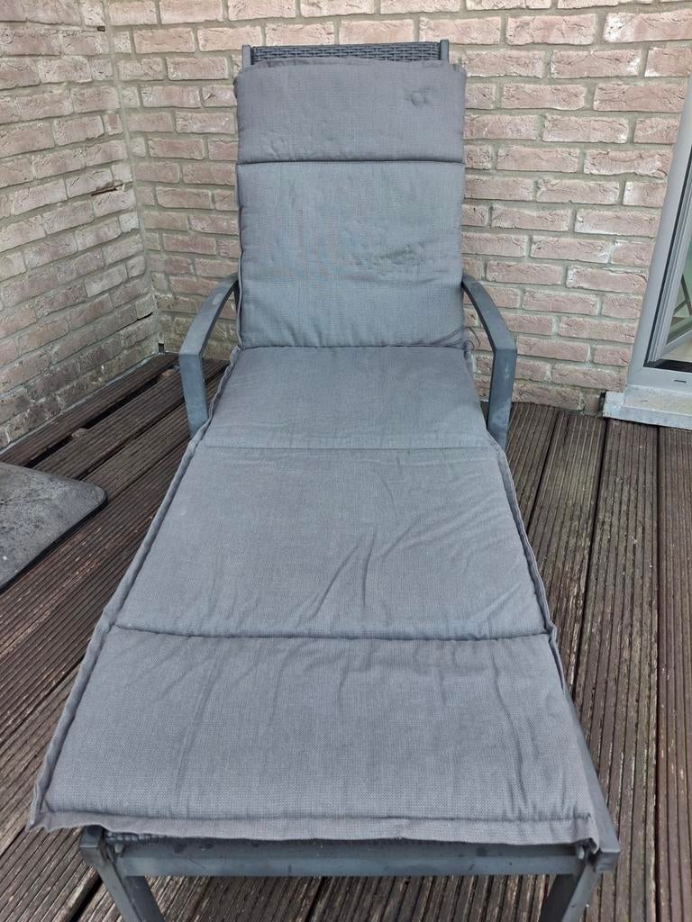 Ligbed met kussen, Tuin en Terras, Ophalen