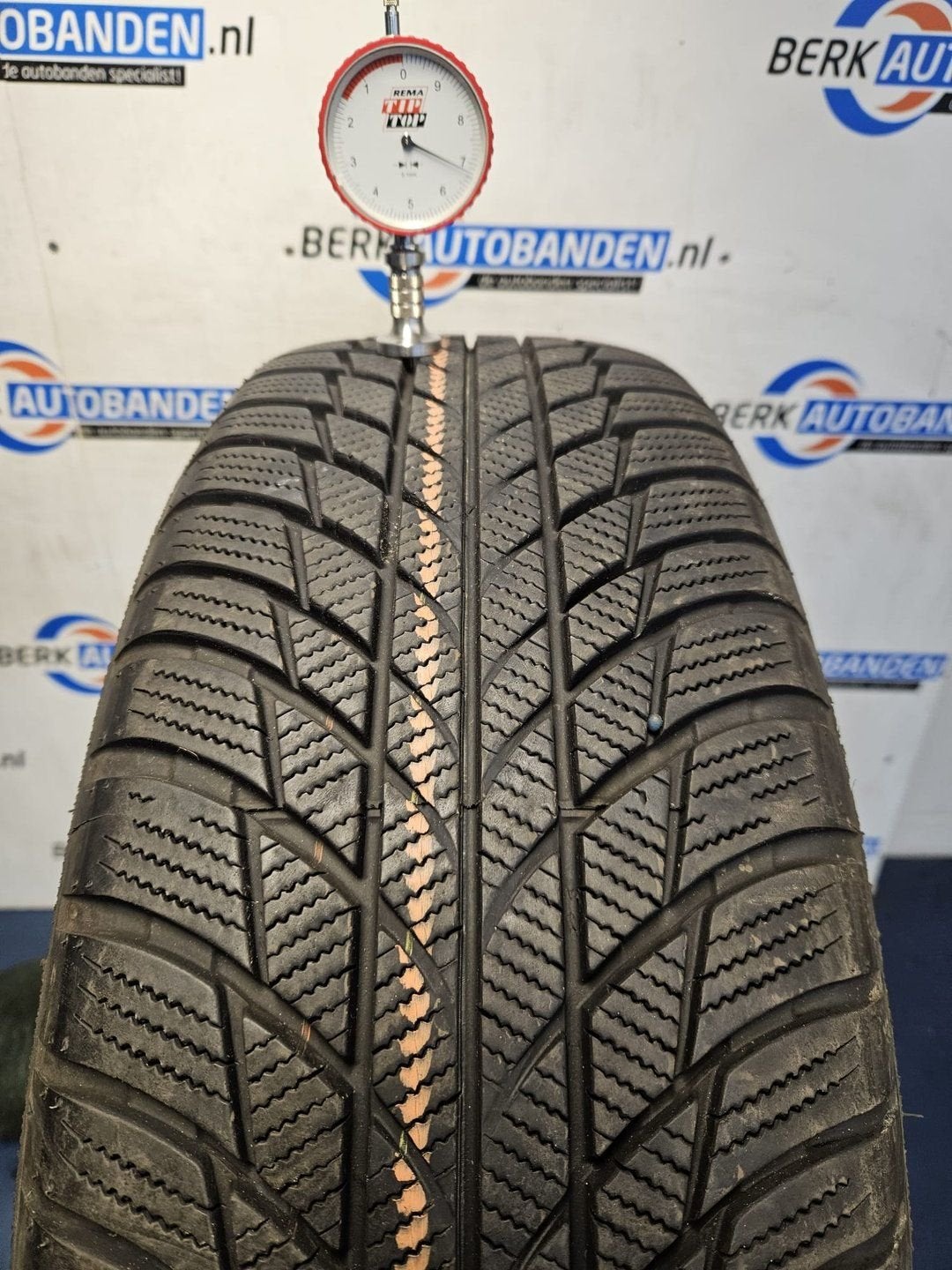 4x Bridgestone Blizzak LM001* 205/60 R17 93H 205/60/17 20560, Autos : Pièces & Accessoires, Pneus & Jantes, Pneus hiver, Véhicule de tourisme