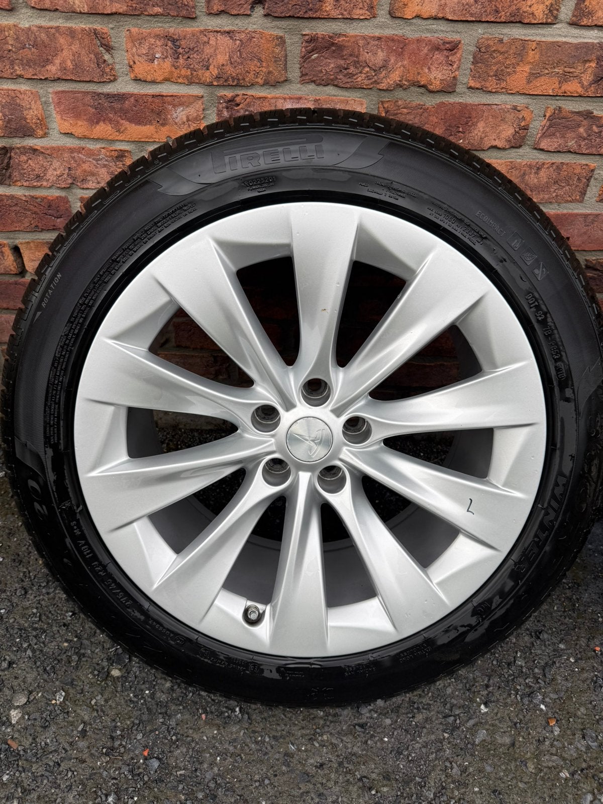 Jantes Tesla 20 pouces + pneus hiver, Autos : Pièces & Accessoires, Pneus & Jantes, Enlèvement, 20 pouces, Pneus hiver, Pneu(s)