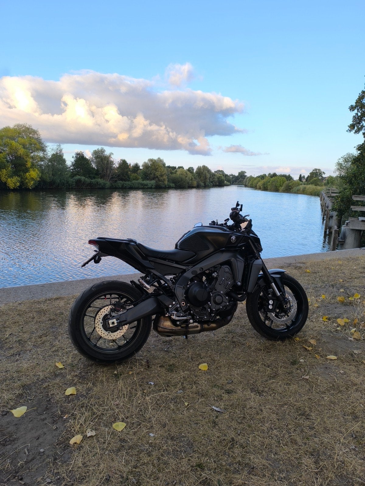 Mt 09  11/2025. 8000km, Particulier, SuperMoto