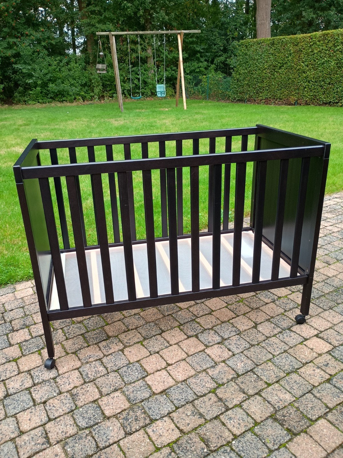 zwart babybedje, Kinderen en Baby's, Ophalen, Zo goed als nieuw, Ledikant
