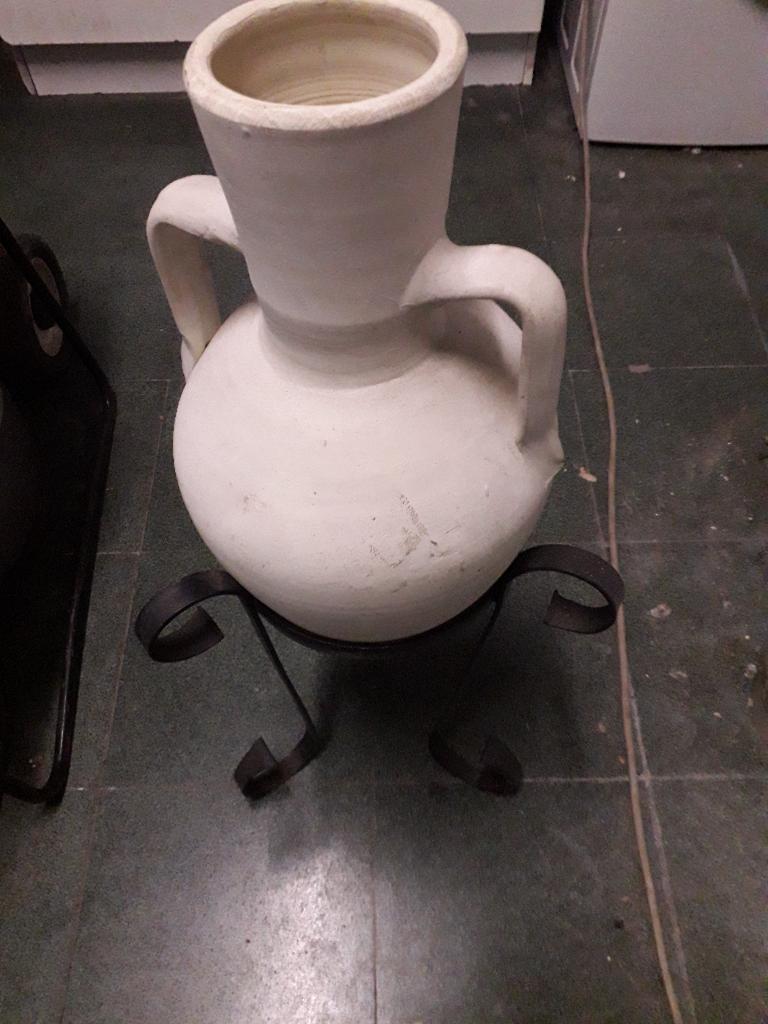 Decoratief wit aardewerk op standaard, Antiek en Kunst, Ophalen