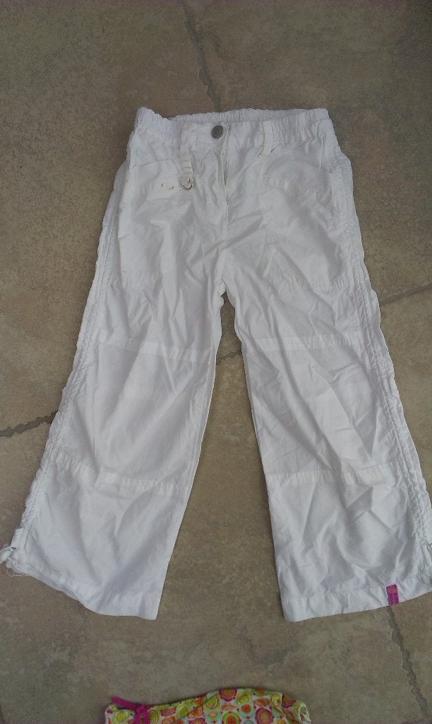 1 euro koopjes ! Witte broek mt 104 (zie foto's), Enfants & Bébés, Vêtements enfant | Taille 104, Pantalon, Enlèvement ou Envoi