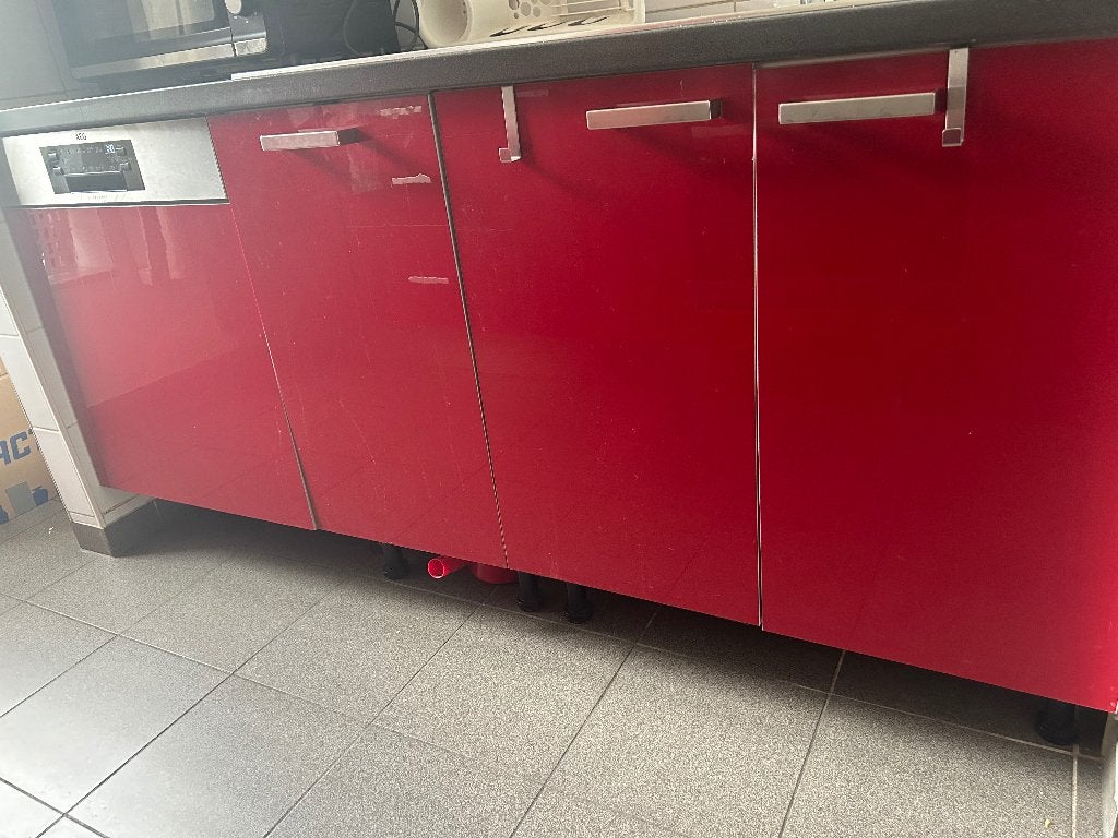 Cuisine sans les électros, Maison & Meubles, Rouge, Brillant ou Laqué, Enlèvement, Utilisé
