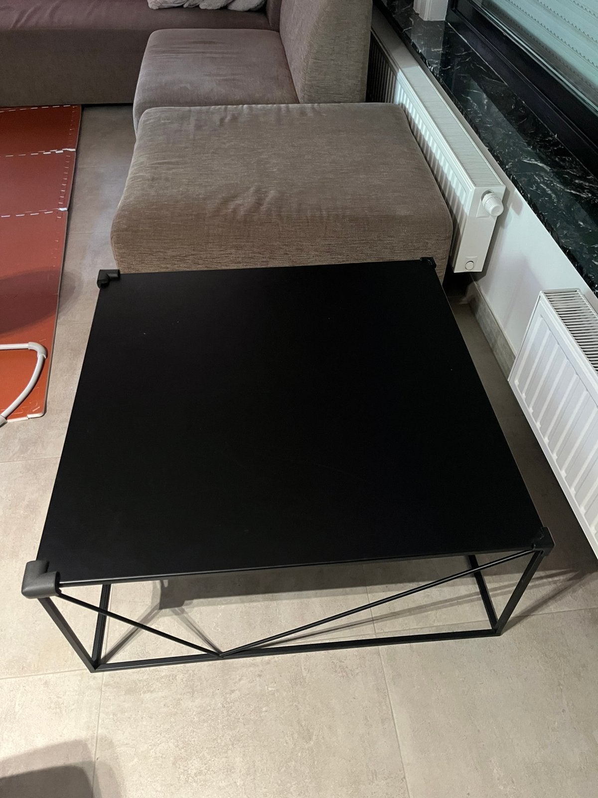 Zwarte metalen salontafel, industrieel design, Huis en Inrichting, Tafels | Salontafels, Ophalen, Gebruikt