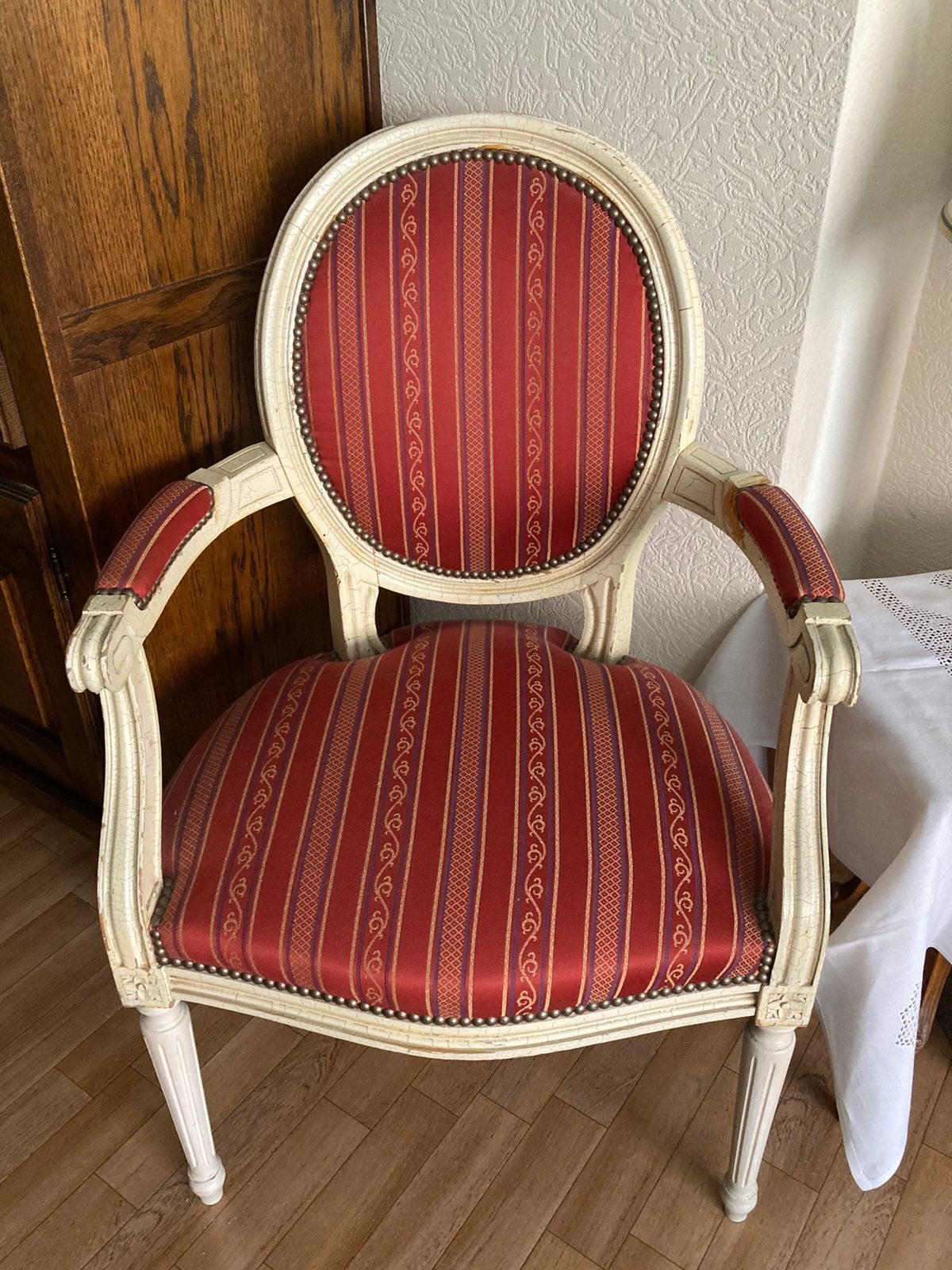 Louis XVI  armstoel 150€, Antiek en Kunst, Antiek | Meubels | Stoelen en Sofa's, Ophalen