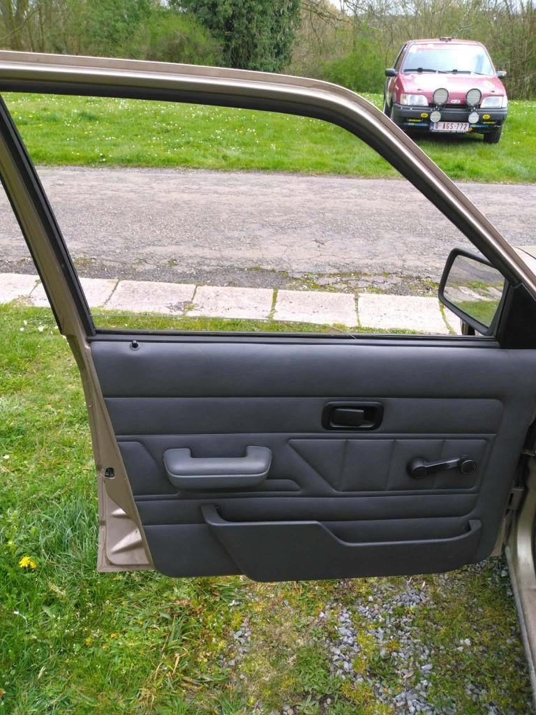 ford escort 1.6  mk3  1982, Autos, Ford, Escort, 4 portes, Boîte manuelle, Beige