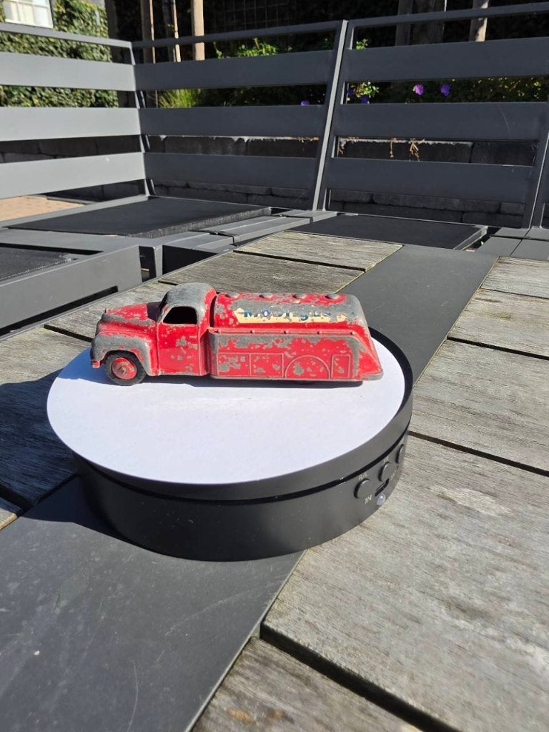 Dinky Toys Mobilgas Studebaker tankwagen 30p/440, Hobby & Loisirs créatifs, Enlèvement, Utilisé, Bus ou Camion, Dinky Toys