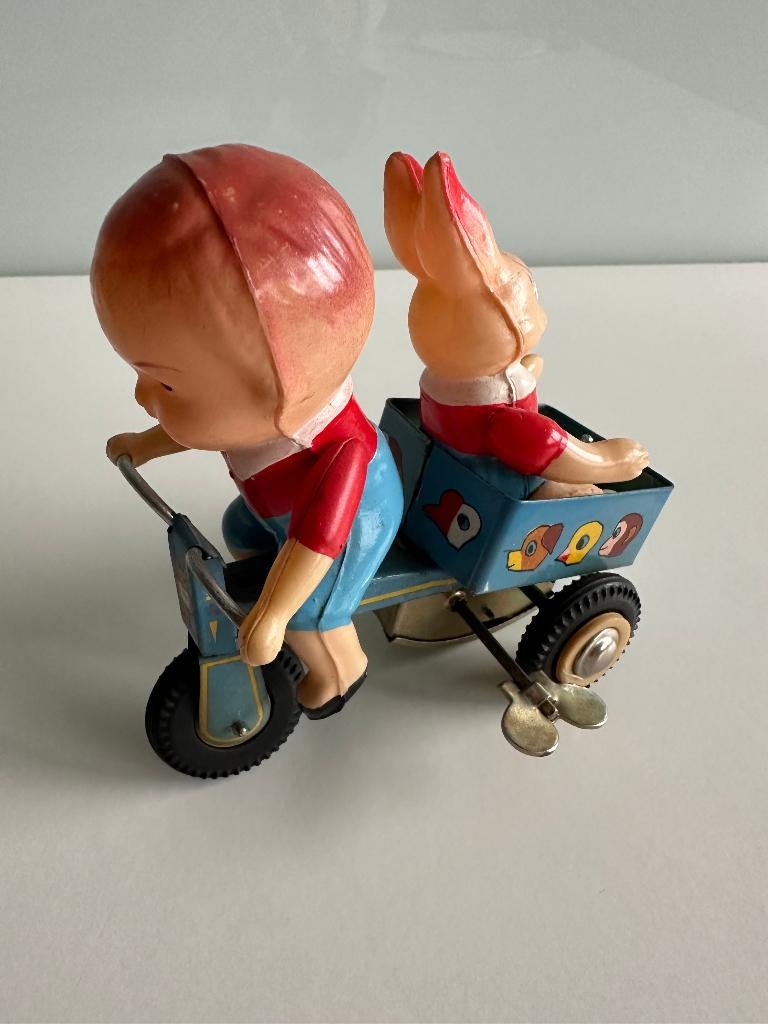 Tricycle en étain avec enfant et lapin, à enrouler, Enlèvement ou Envoi