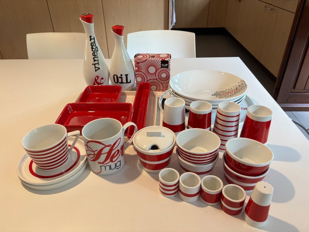SALT & PEPPER 35-delig SERVIES/ rood-wit, Ophalen, Modern, Bord(en)