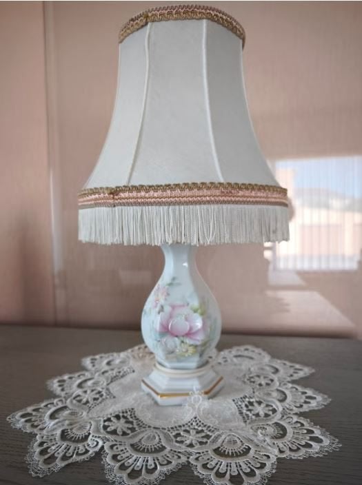 Porseleinen lamp met bloemen van Limoges, Ophalen, Keramiek, E14 (klein), Zo goed als nieuw