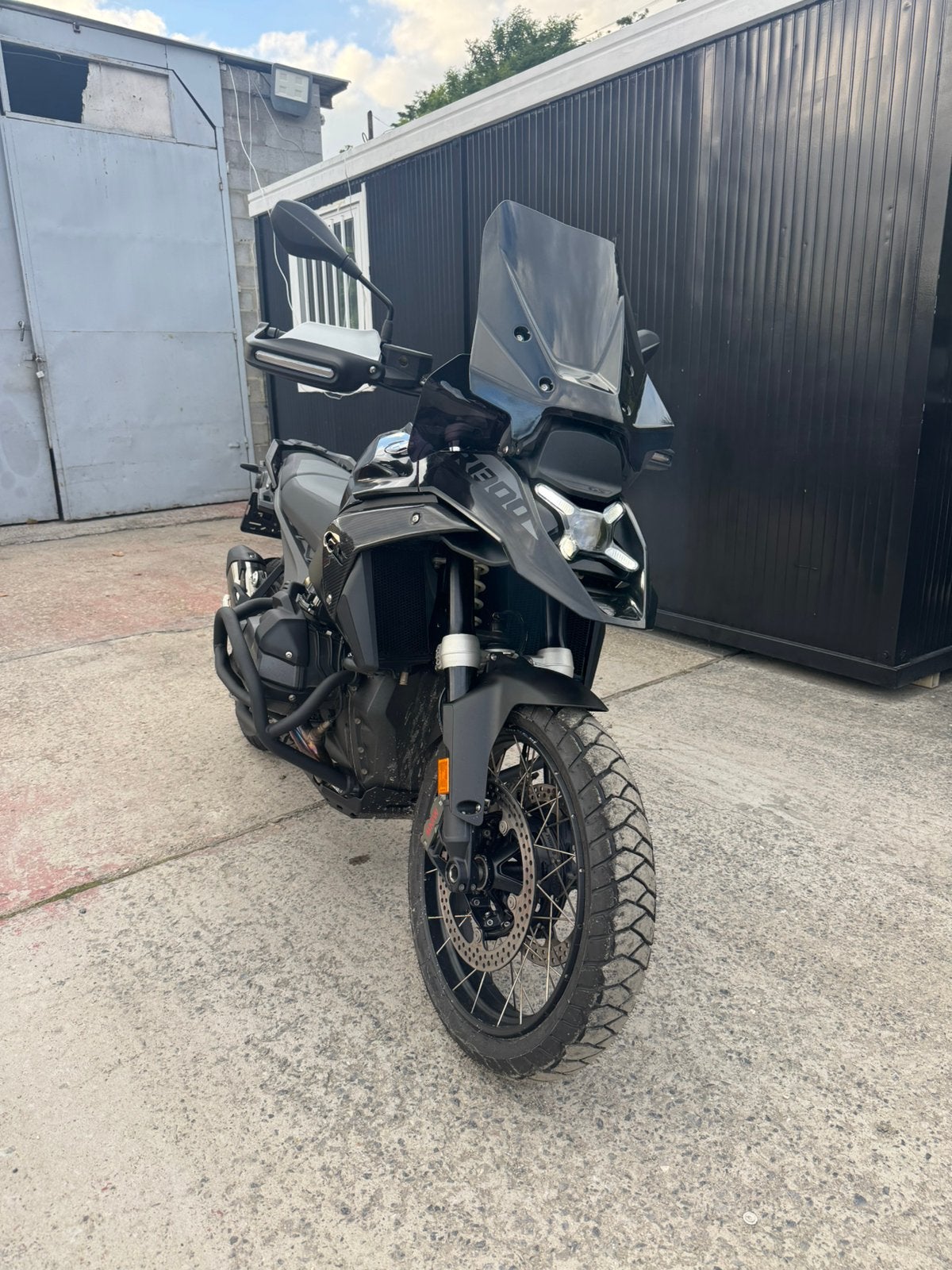 Gs1300 triple black, Enlèvement