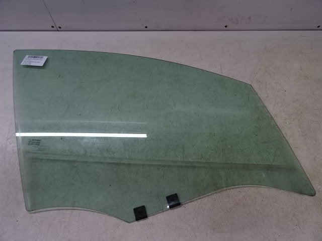 VITRE AVANT DROITE Renault Clio IV (5R) (01-2012/08-2021), Renault, Utilisé, Peter-Huppertz-Straße 5
51063  Köln, DE, Dialog.deutschland@renault.de