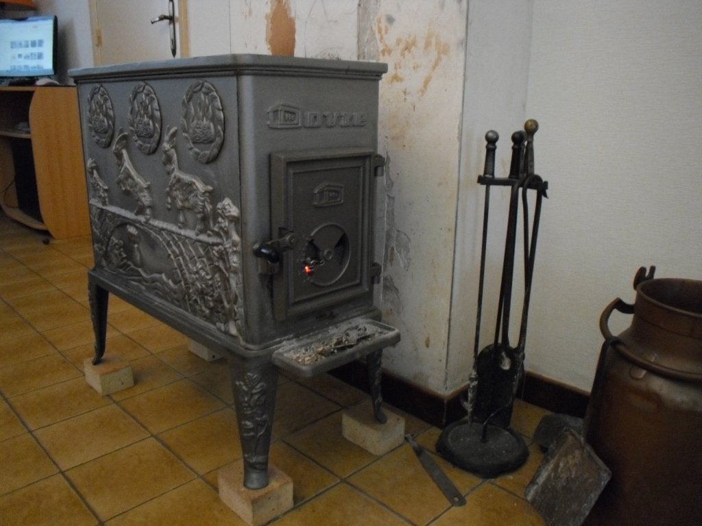 Poêle à bois en fonte "Dovre 300"., Maison & Meubles, Enlèvement, Bois, Autoportant, Poêle à bois