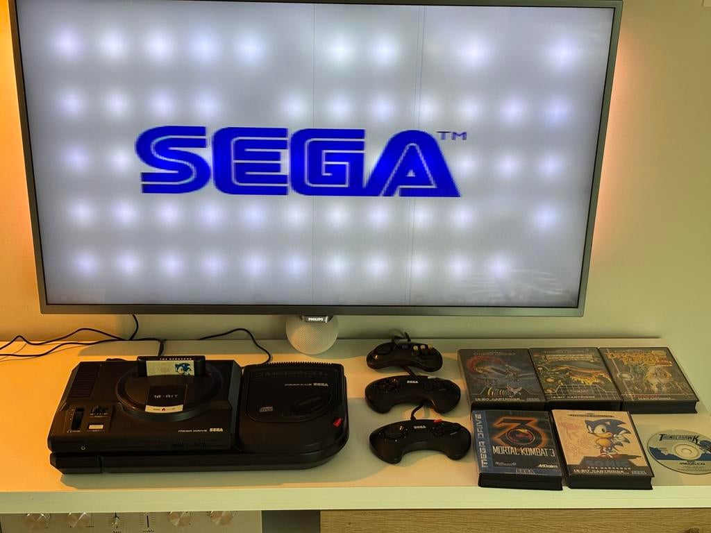 Sega Mega Drive+MegaCD 2+6 Spelletjes+3 Controllers+Posters!, Enlèvement, Comme neuf