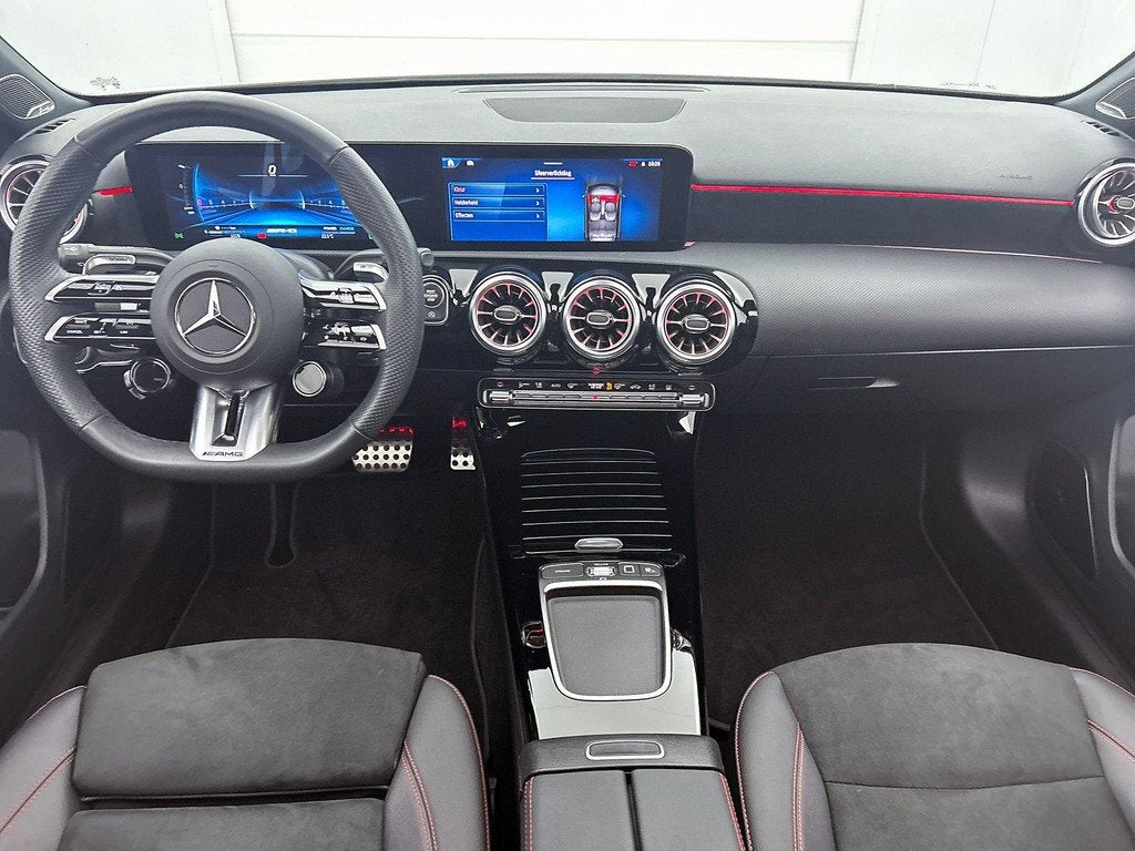 Mercedes-Benz A-Klasse Mercedes-AMG A 35 4MATIC Hatchback AM, Classe A, Achat, 1800 kg, Entreprise