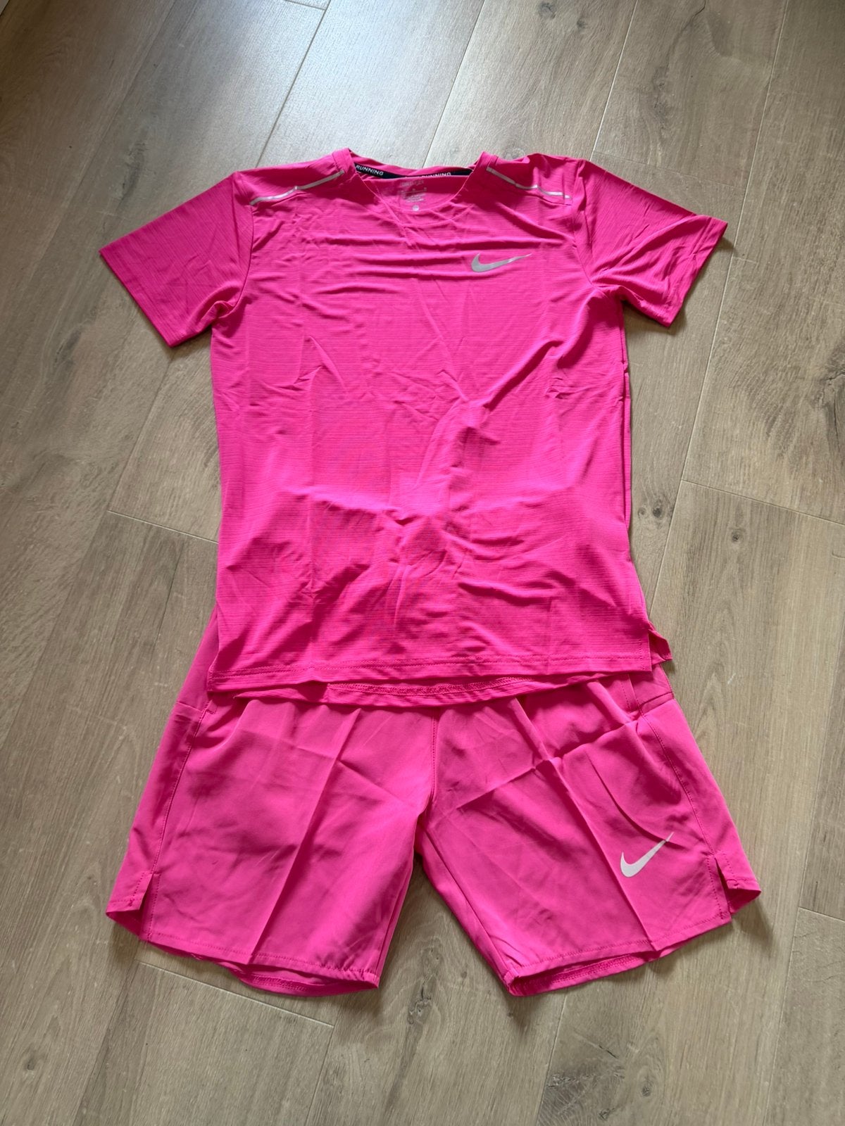 Ensemble Nike, Enlèvement, Neuf, Rose