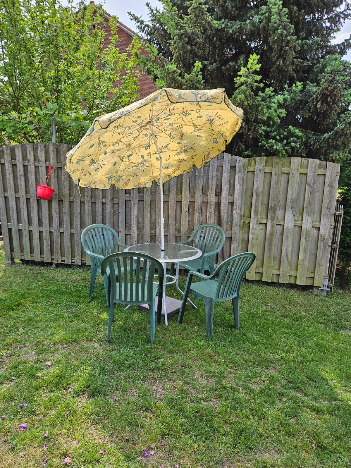 Set de jardin comprenant 1 table de jardin, 4 chaises de jar, Enlèvement