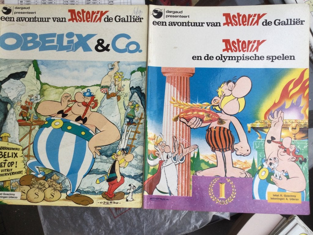 2 Strips Asterix, Ophalen, Gelezen