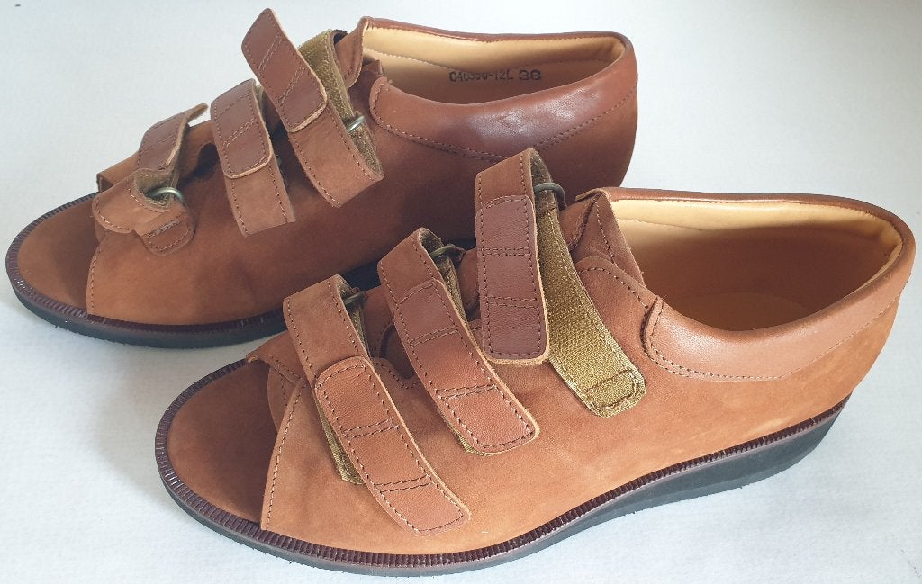 Schein wandelschoen maat 38, Kleding | Dames, Bruin, Nieuw, Sandalen of Muiltjes, Ophalen of Verzenden