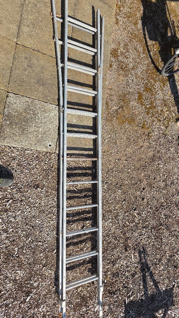 2-delige ladder / 7 m lengte / 24 sporten, Doe-het-zelf en Bouw, Ladders en Trappen, Ophalen, Gebruikt, Ladder, 4 meter of meer