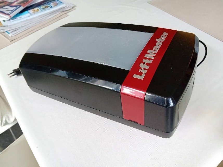 liftmaster garagemotor (motorblok zelf nieuw), Ophalen, Zo goed als nieuw
