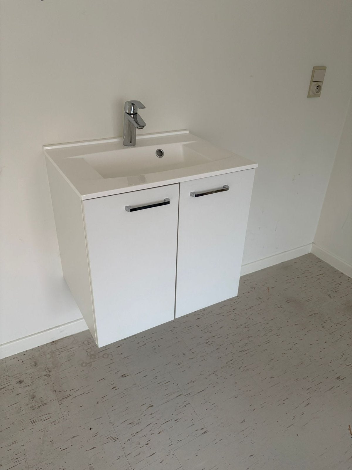Badkamermeubel met grohe kraan, Huis en Inrichting, Badkamer | Badkamermeubels, Ophalen
