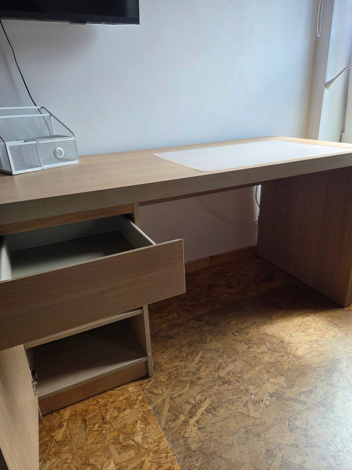 Bureau IKEA + chaise de bureau+accessoires (prix négociable), Maison & Meubles, Enlèvement, IKEA, Bois