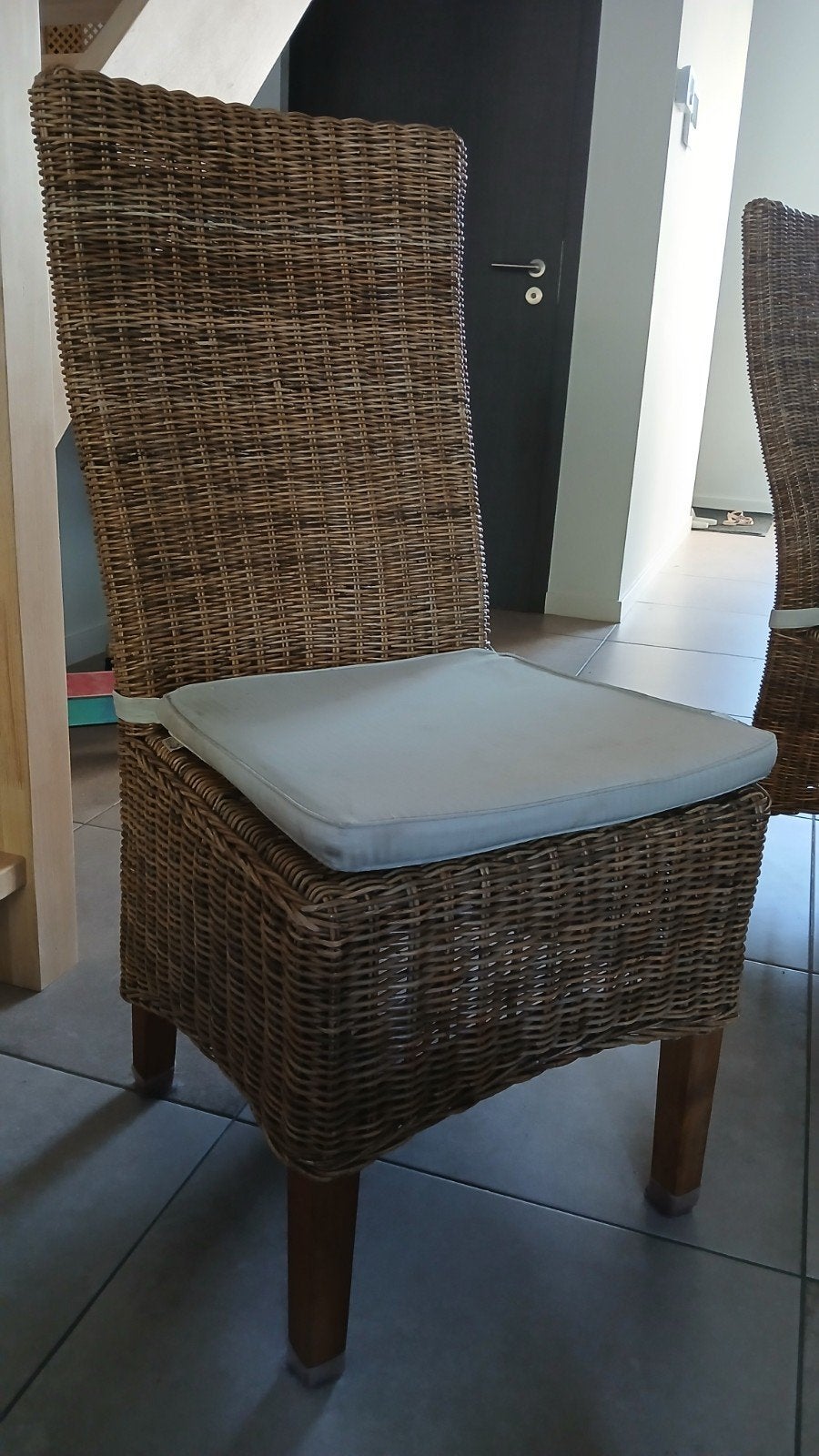 6 authentieke rieten eetkamerstoelen met teakhouten poten, Huis en Inrichting, Stoelen, Ophalen, Gebruikt, Hout, Vijf, Zes of meer stoelen