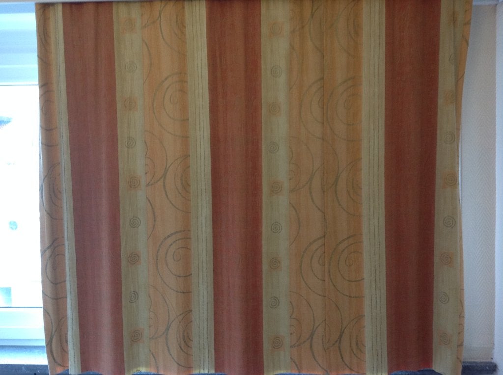 magnifique rideau de 148 cm de haut pour 10 euros, Enlèvement ou Envoi, Comme neuf, Rideau