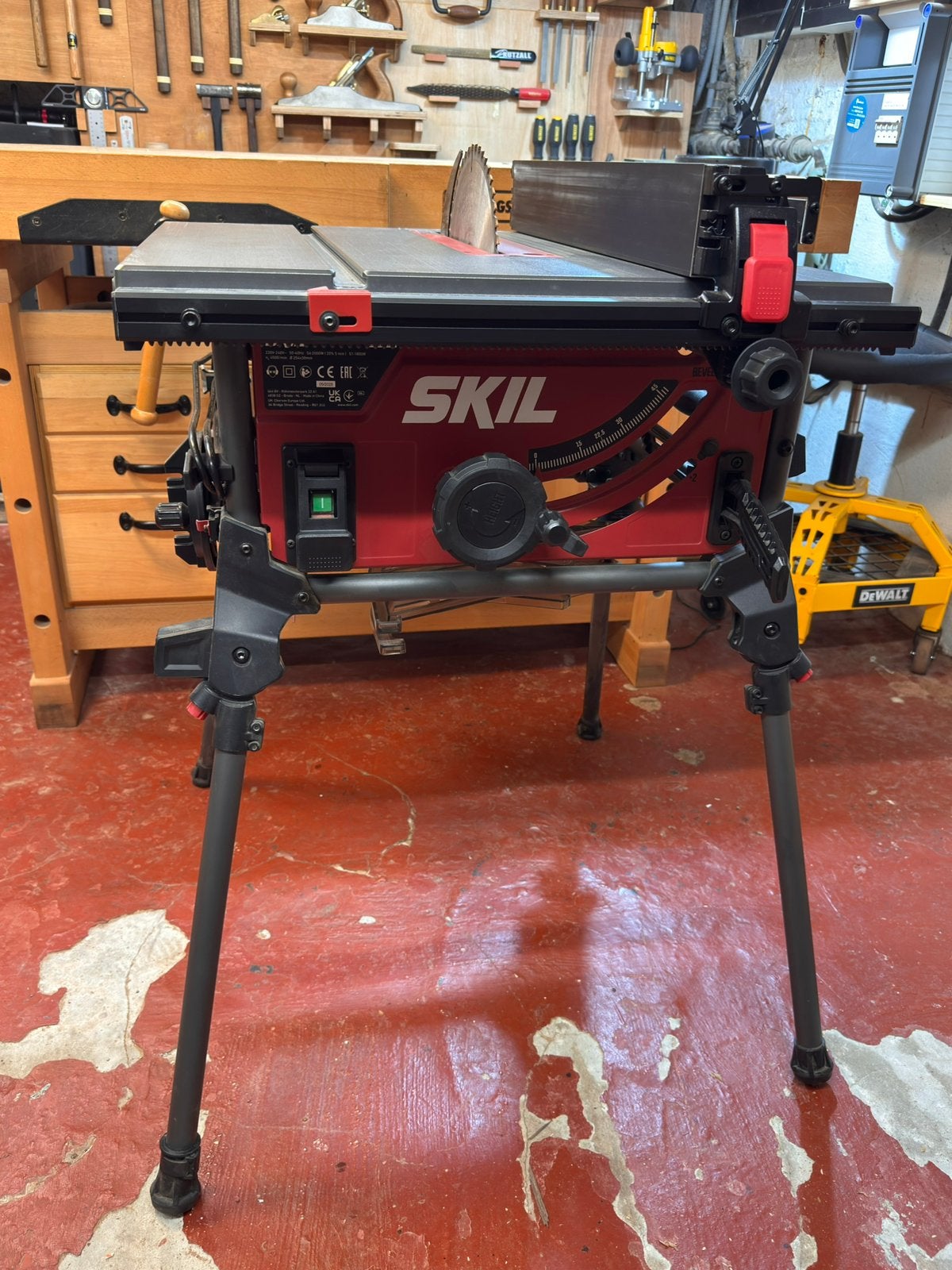SKIL Zaagtafel, Bricolage & Construction, Outillage | Scies mécaniques, Enlèvement, Utilisé, Scie circulaire, 70 mm ou plus