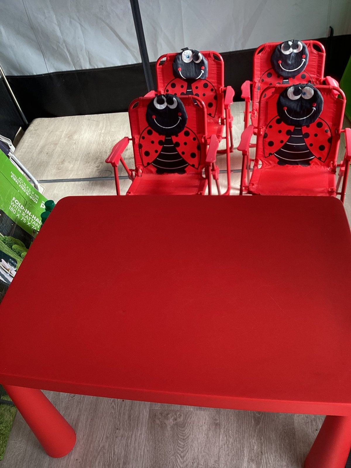 Table avec 4 chaises pliantes pour enfants, Enlèvement, Utilisé