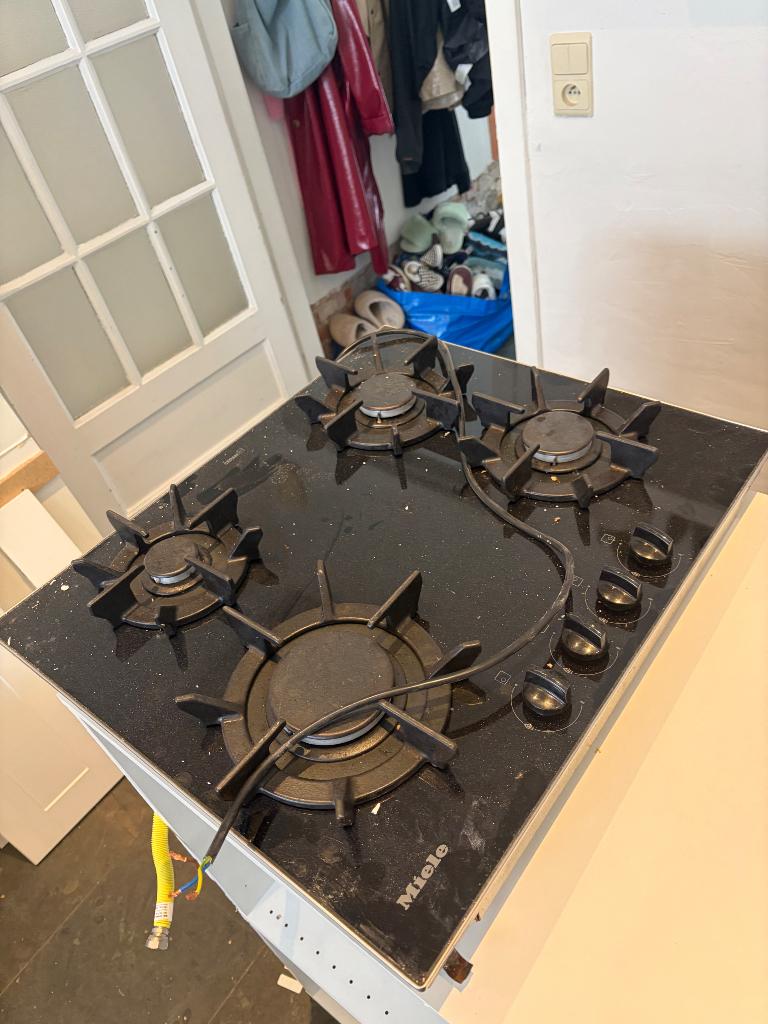 Miele gas fornuis 60 cm, Ophalen, Gebruikt, Minder dan 85 cm, 4 kookzones