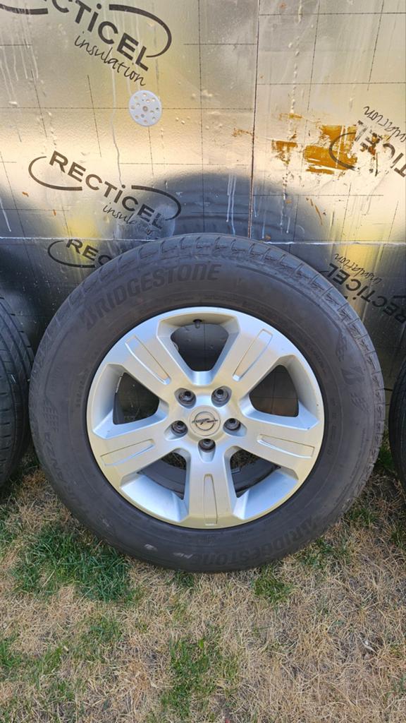 Bande en velgen 225-65-17 Brigstone in goude staat, Auto-onderdelen, Ophalen, Velg(en)