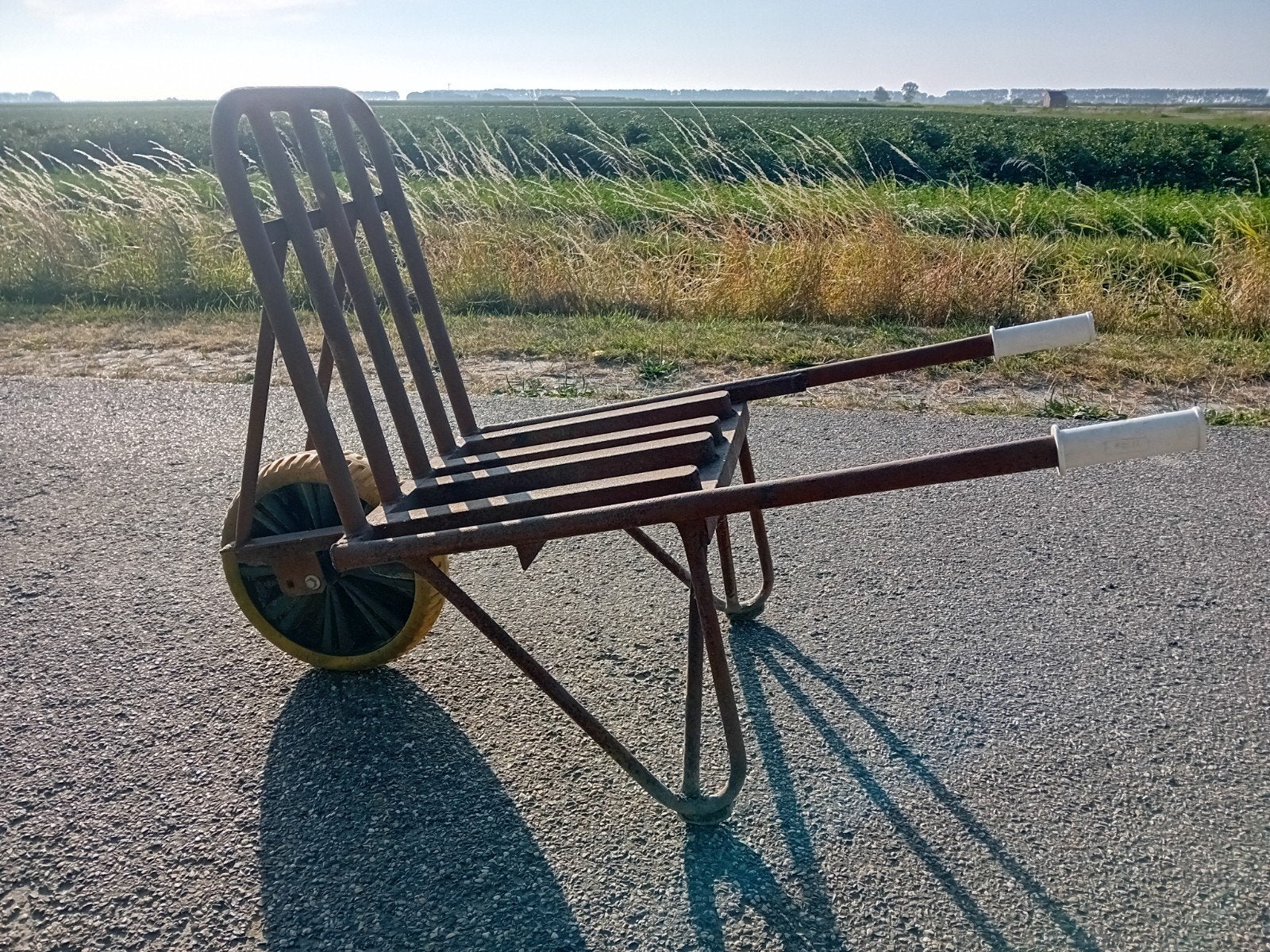 Wagon en pierre. Brouette Super solide !, Bricolage & Construction, Enlèvement