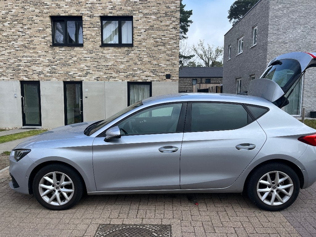 Seat Leon 2022 hybride - Benzine, Autos, Seat, Particulier, Leon, ABS, Caméra de recul, Régulateur de distance, Airbags, Air conditionné