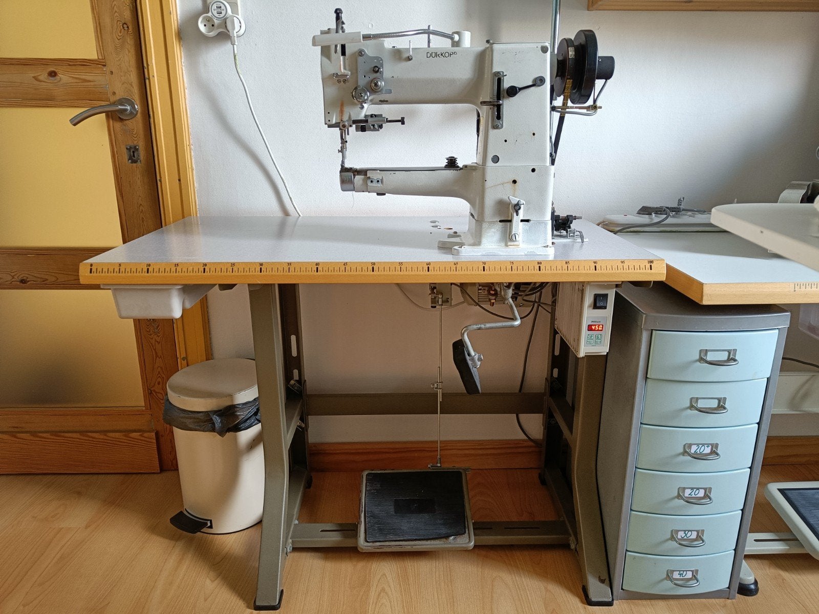 Leder naaimachine Adler Durkopp 69 vrije arm, Hobby & Loisirs créatifs, Machines à coudre & Accessoires, Machine à coudre, Enlèvement