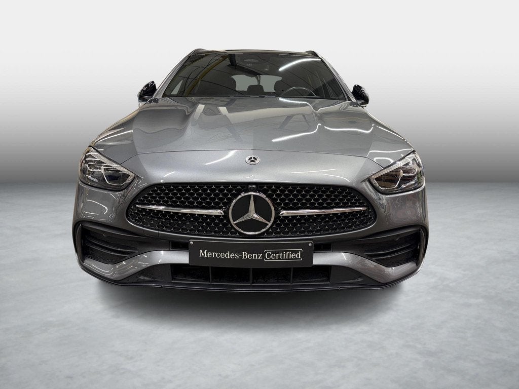 Mercedes-Benz C 300 e AMG Line Estate + PANORAMISCH DAK + NI, Auto's, Mercedes-Benz, Automaat, Zwart, 4 cilinders, https://public.car-pass.be/vhr/35ecd724-9bf0-4170-9ad5-c32670381e21