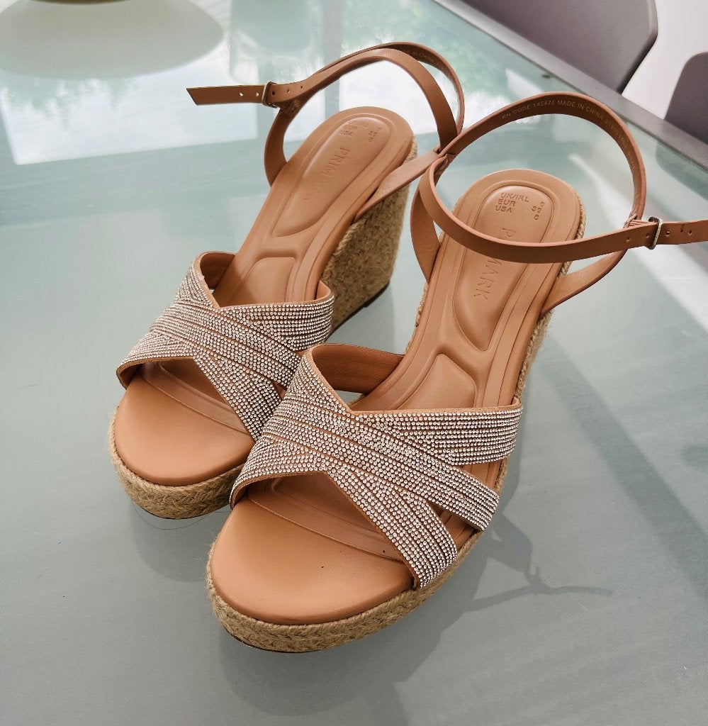 Sandales neuves - Pointute 39, Neuf, Primark, Beige, Enlèvement