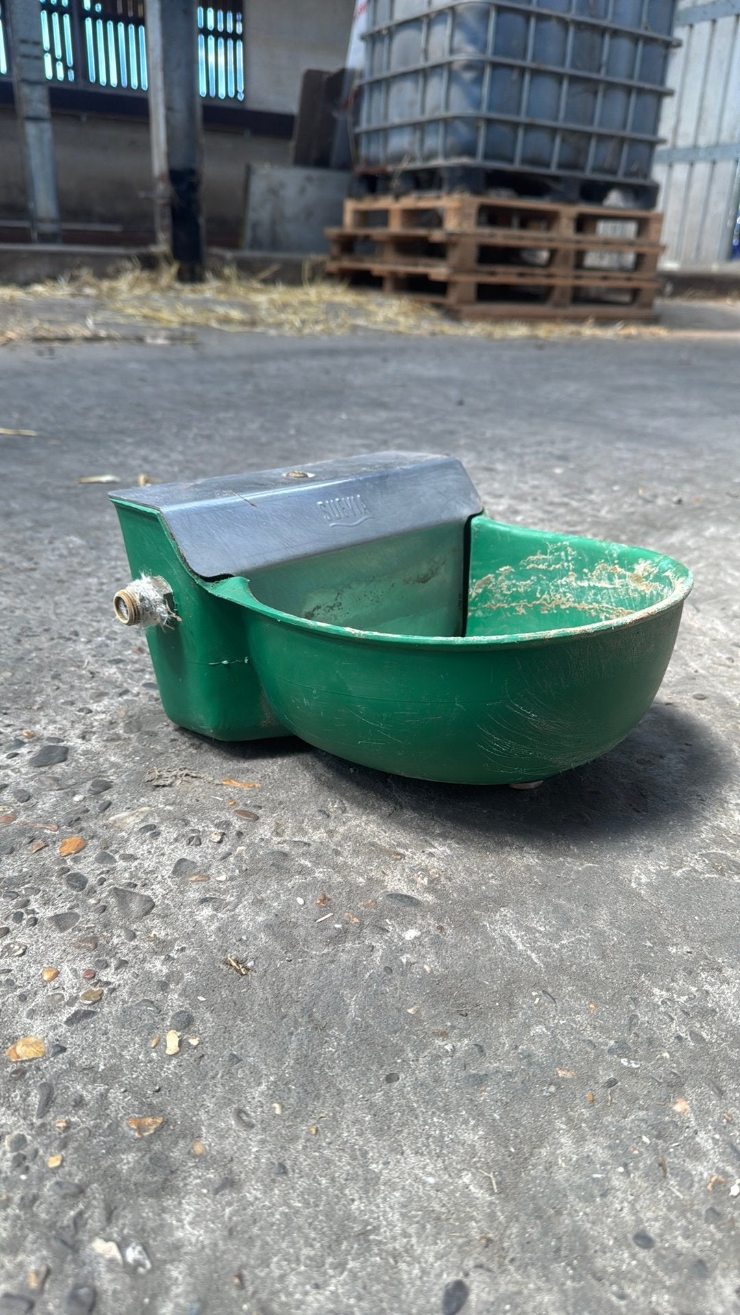 Vlotterbak drinkbak, Ophalen
