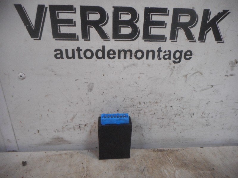 COMPUTER BMW 3 serie (E36 / 4) (61.35-8359031), Gebruikt, BMW, Petuelring 130
80809  München, DE, Bayerische Motoren Werke AG