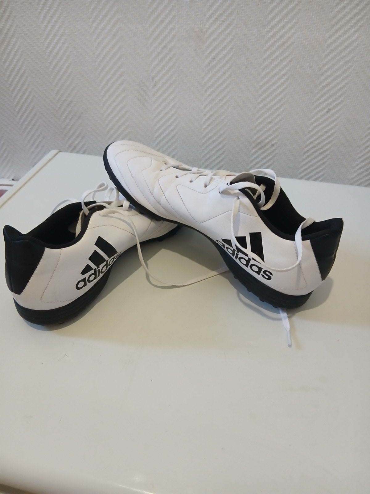les baskets ADIDAS sport 44, Adidas