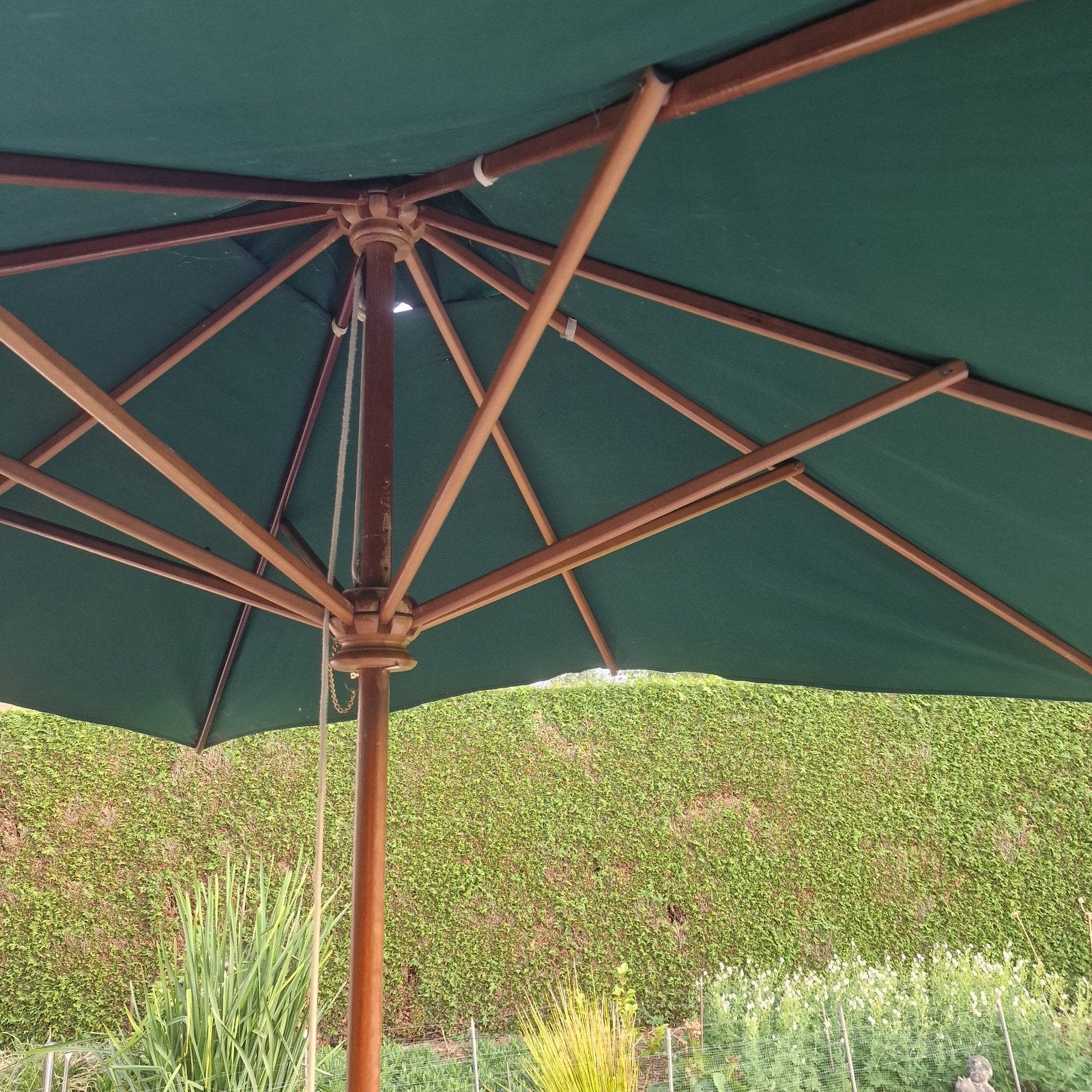 Grote parasol met houten geraamte, zware uitvoering, Tuin en Terras, Parasols, Ophalen
