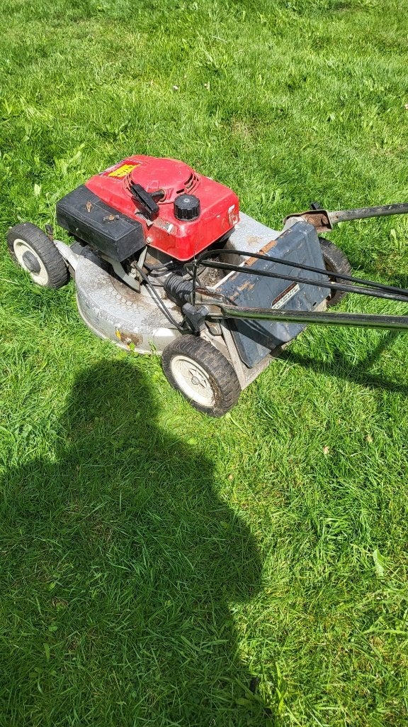 Honda zeltrekkende benzine grasmaaier, Enlèvement