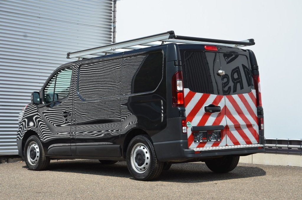 Renault Trafic 2.0DCI- L1- Cruise- GPS- 18990+BTW, Auto's, Bestelwagens en Lichte vracht, Stof, Euro 6, Renault, Zwart