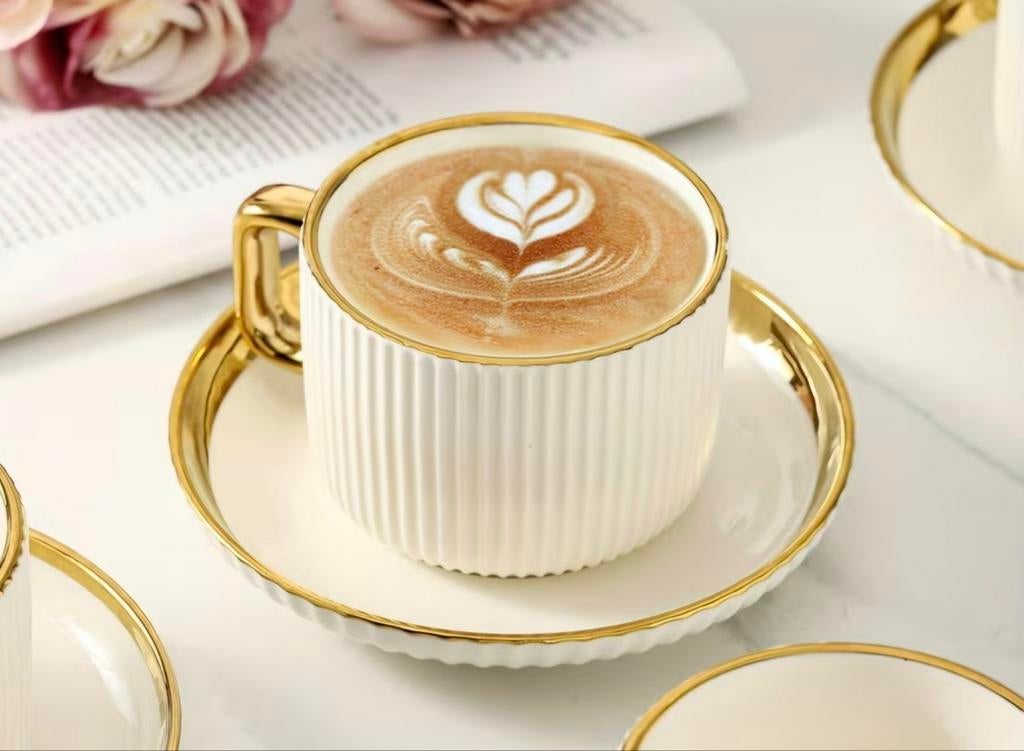6 nieuwe koffietassen+onderschoteltjes,nieuw nog in de doos!, Antiek en Kunst, Ophalen
