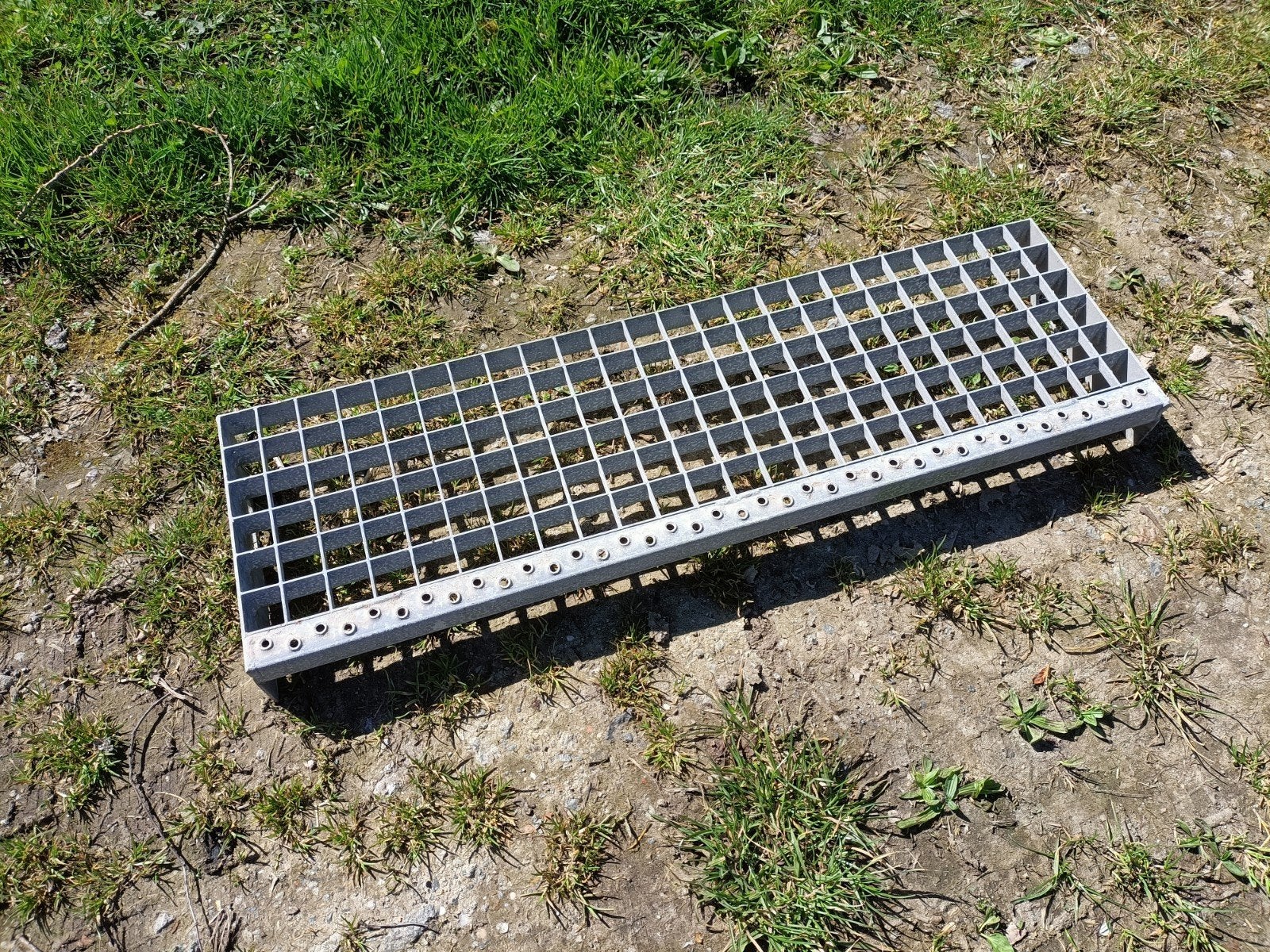 17 metalen traptreden, Ophalen