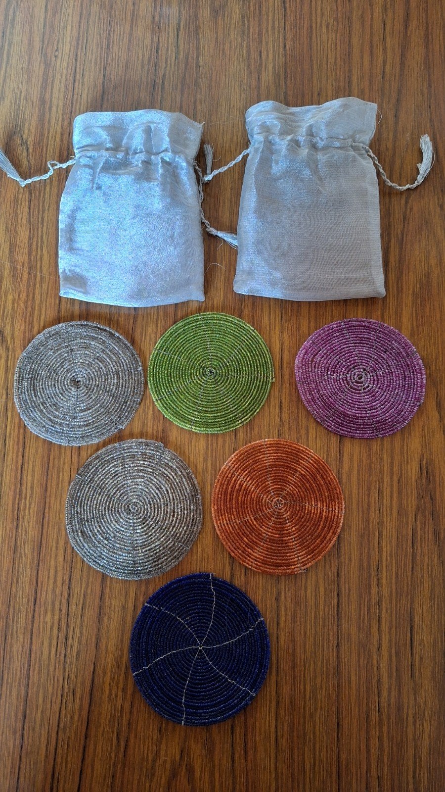 Lot de 6 sous-verres en fil de fer avec perles, Neuf, Multicolore, Enlèvement ou Envoi, Sous-verre