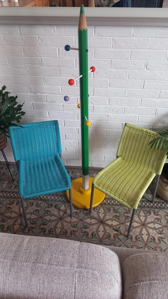 Porte manteaux crayon et 2 chaises enfan scoubidou, Enlèvement