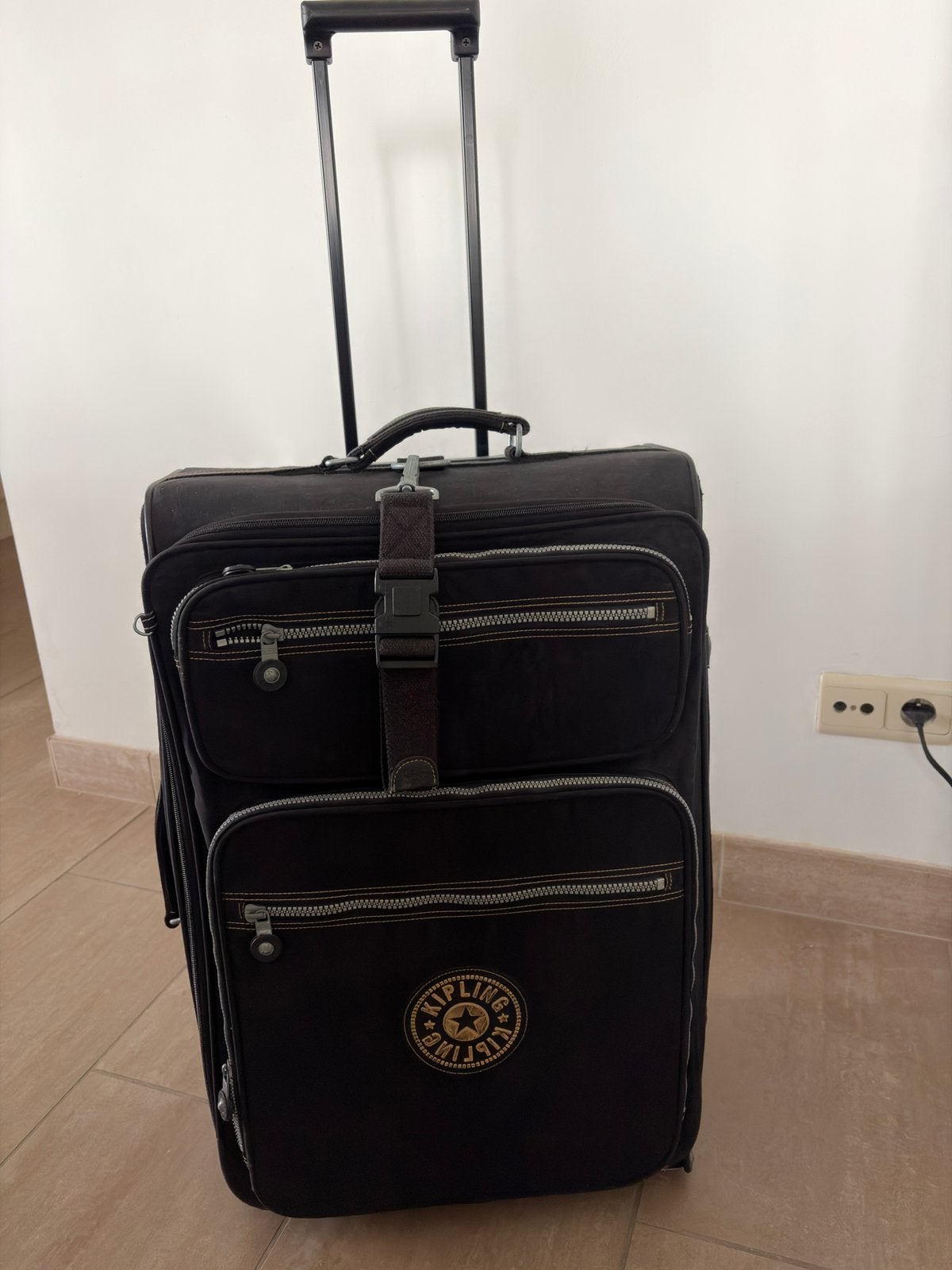 Kipling zwarte reiskoffer op 2 wieltjes, Handtassen en Accessoires, Koffers, Ophalen, Gebruikt, Wieltjes
